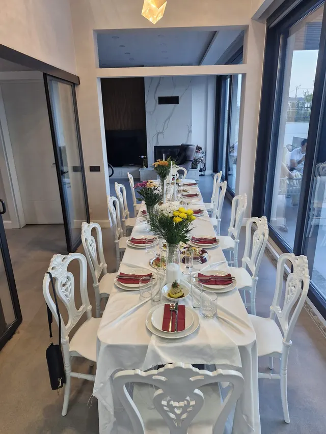 Villa table, evening service